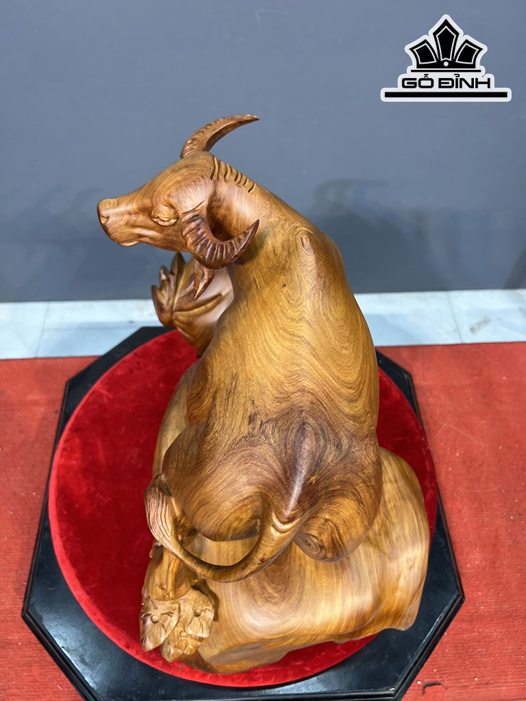 Tượng Trâu Gỗ Hương Cao 42 Ngang 54 Sâu 28 (cm)