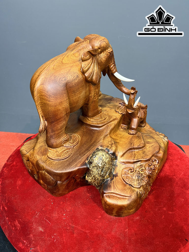 Tượng Voi Gỗ Hương Cao 29 Ngang 33 Sâu 28 (cm)
