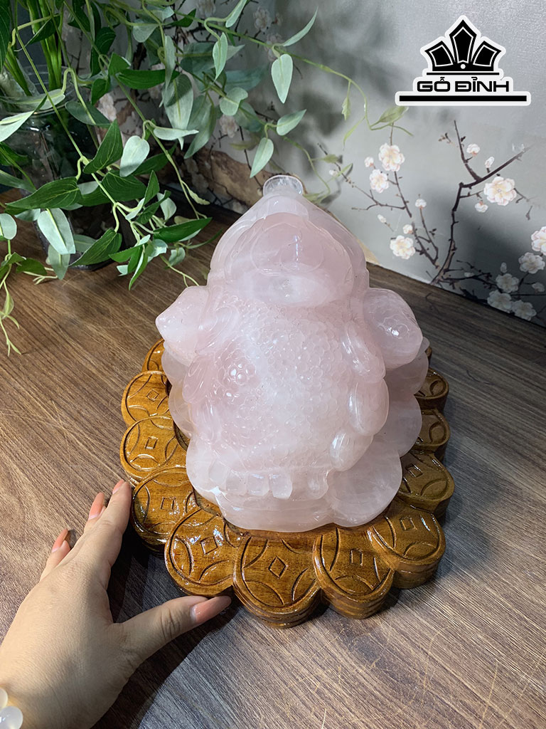 Cụ Cóc Ngậm Tiền Đá Thạch Anh Hồng Cao 15 Ngang 23 Sâu 25 (cm) 5,69kg