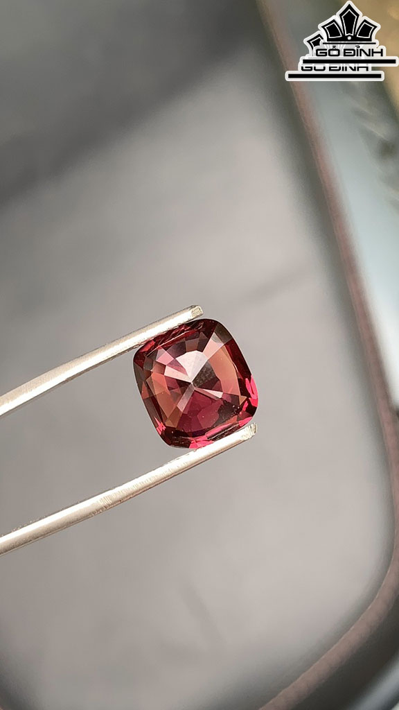 Viên Đá Đá Spinel Đỏ 5,6cts