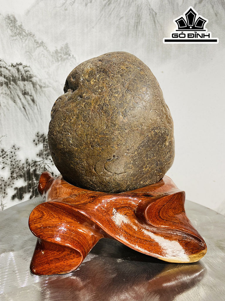 Tác Phẩm Đá Mã Não Cao 22 Ngang 19 (cm) 3,8kg