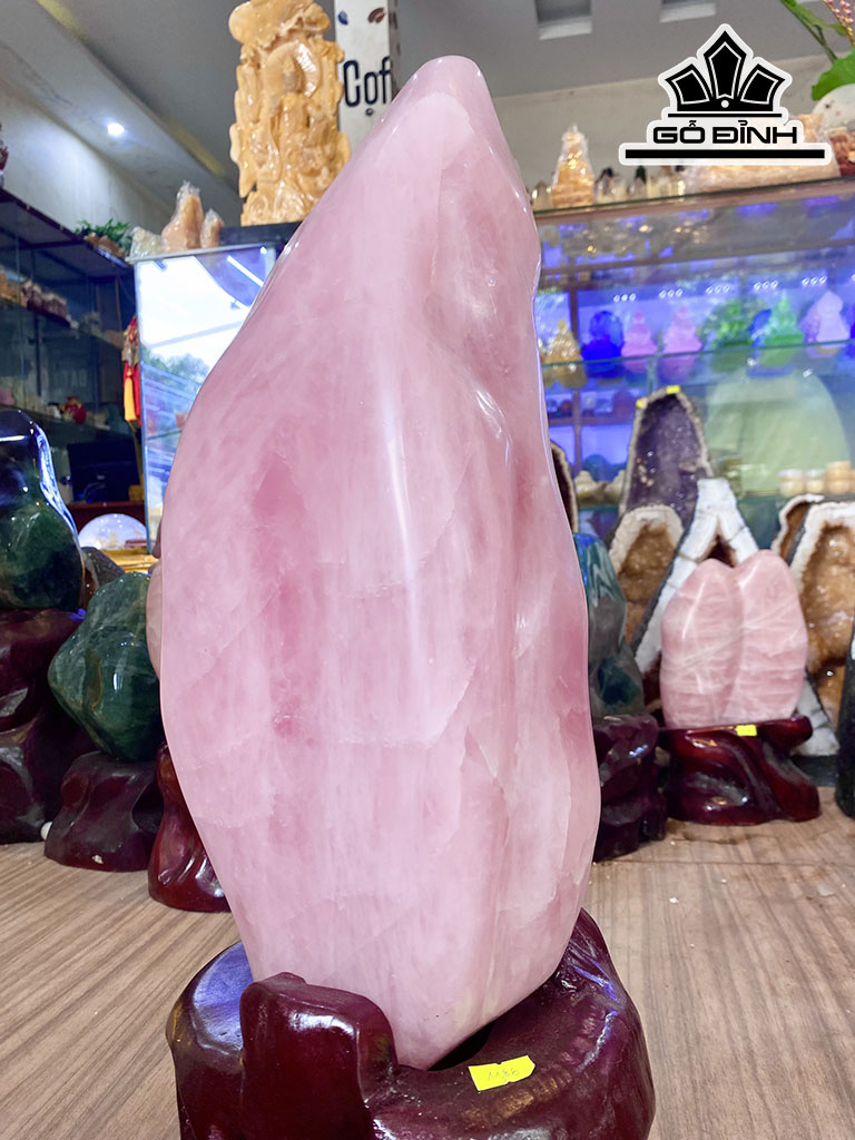 Tác Phẩm Đá Thạch Anh Hồng Cao 60 Ngang 20 (cm) 11,86kg