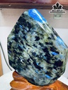 Tác Phẩm Đá Xà Cừ (Labradorite) Cao 32 Ngang 18 (cm) 3,8kg