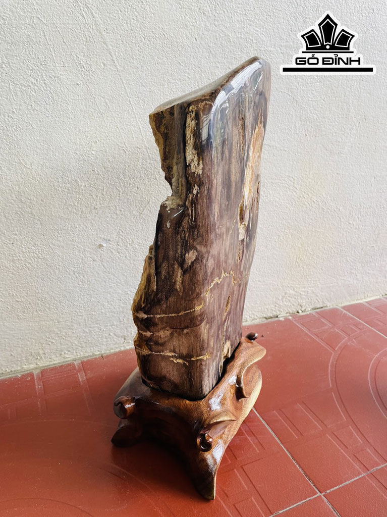 Tác Phẩm Gỗ Hóa Thạch Cao 52 Ngang 26 (cm) 18kg