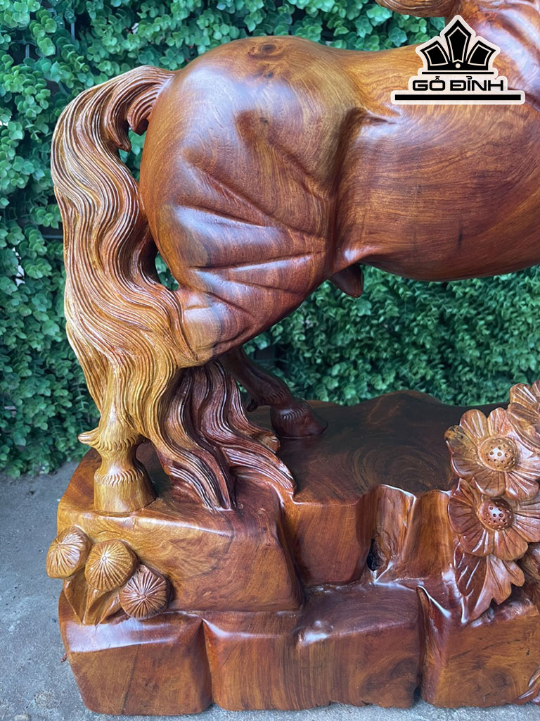 Tượng Ngựa Phong Thủy (Nhất Mã Phi Thiên) Gỗ Hương Cao 63 Ngang 46 Sâu 25 (cm)
