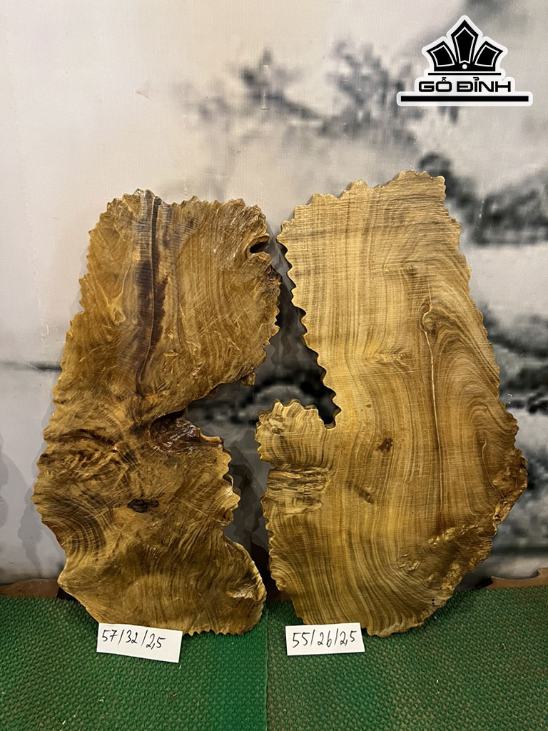 Tranh Cha Mẹ Gỗ Nu Nghiến Cao 55 Ngang 26 Sâu 2,5 (cm)