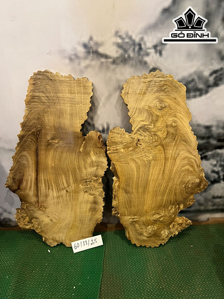 Tranh Cha Mẹ Gỗ Nu Nghiến Cao 60 Ngang 33 Sâu 2,5 (cm)