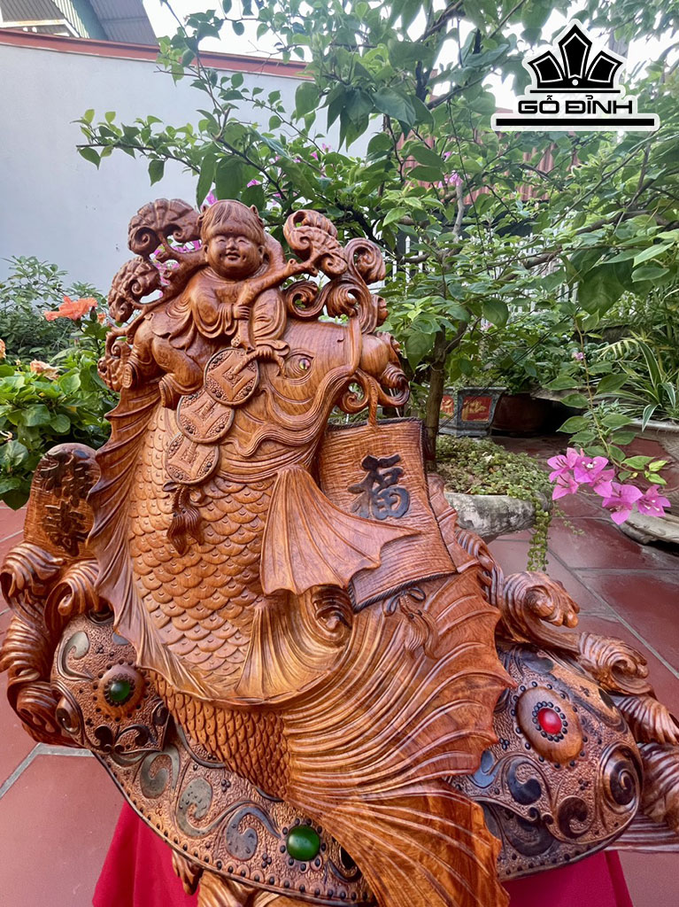 Tượng Cá Chép Tiểu Đồng Gỗ Hương Cao 58 Ngang 68 Sâu 26 (cm)