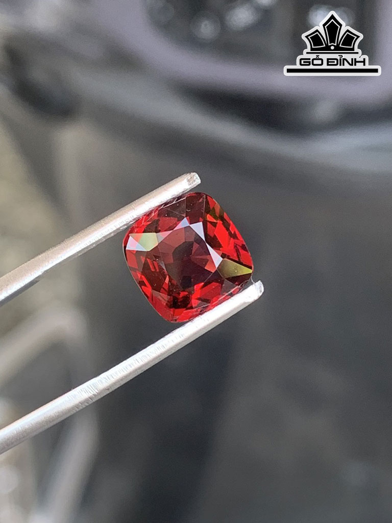 Viên Đá Garnet 4cts