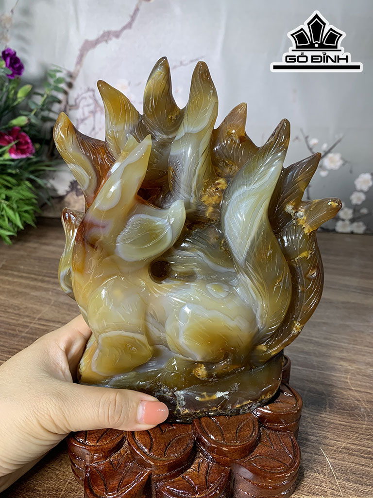 Cửu Vĩ Hồ Ly Đá Mã Não Cao 21,5 Ngang 13,6 Sâu 12 (cm)2,43kg