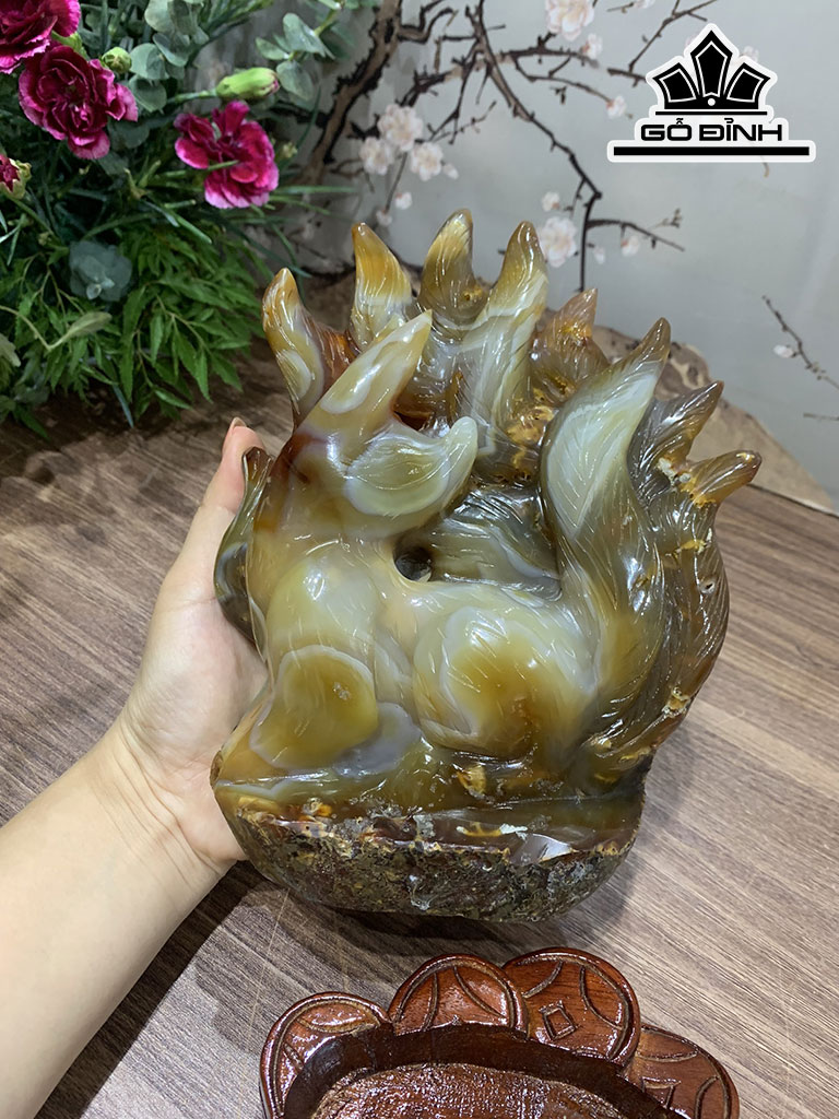 Cửu Vĩ Hồ Ly Đá Mã Não Cao 21,5 Ngang 13,6 Sâu 12 (cm)2,43kg