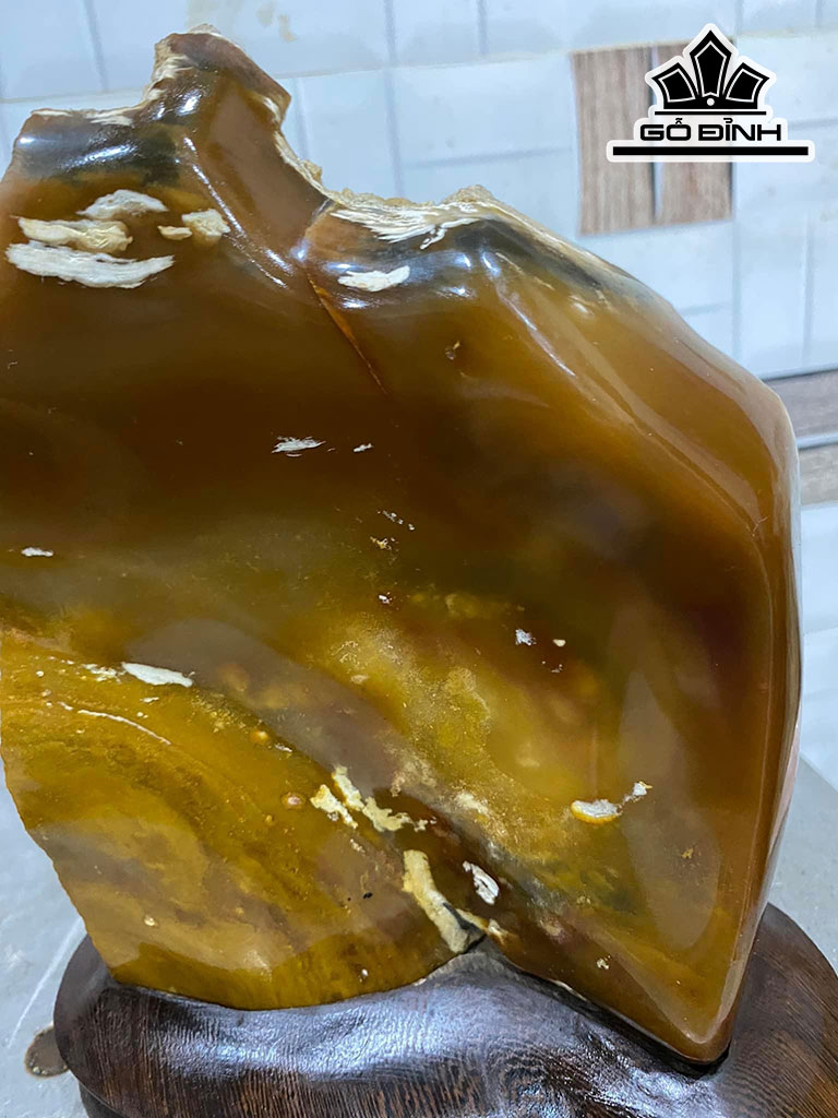 Tác Phẩm Đá Mã Não Cao 23 (cm) 2,4kg