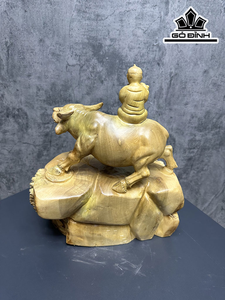 Tiểu Đồng Chăn Trâu Thổi Sáo Gỗ Nu Dổi Cao 38 Ngang 33 Sâu 22 (cm)