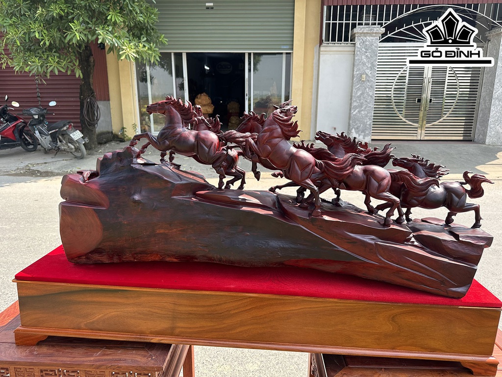 Tượng Bát Mã Gỗ Tử Đàn Cao 50 Ngang 120 Sâu 27 (cm)