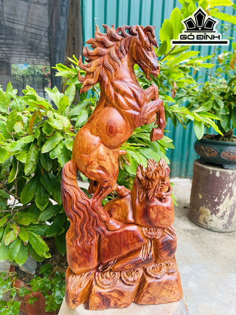 Tượng Ngựa Phong Thủy (Nhất Mã Phi Thiên) Gỗ Cẩm Cao 51 Ngang 25 Sâu 13 (cm)