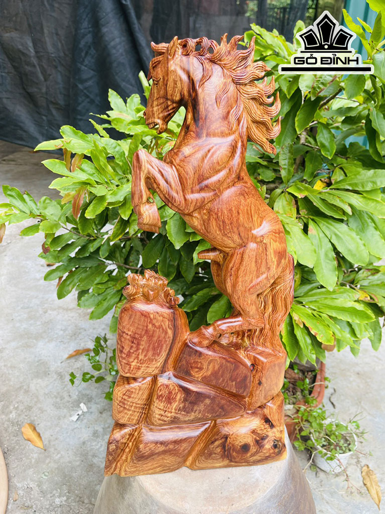 Tượng Ngựa Phong Thủy (Nhất Mã Phi Thiên) Gỗ Cẩm Cao 51 Ngang 25 Sâu 13 (cm)