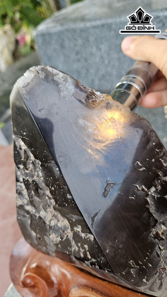 Tác Phẩm Đá Thạch Anh Khói ( Smoky Quartz ) Cao 38 Ngang 19 (cm) 7kg