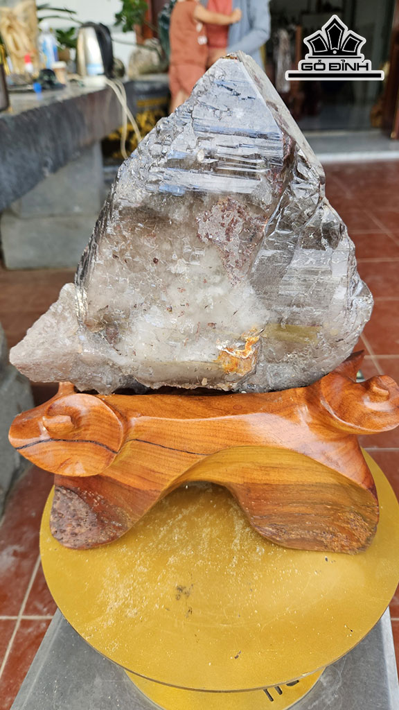 Tác Phẩm Đá Thạch Anh Khói ( Smoky Quartz ) Cao 38 Ngang 19 (cm) 7kg