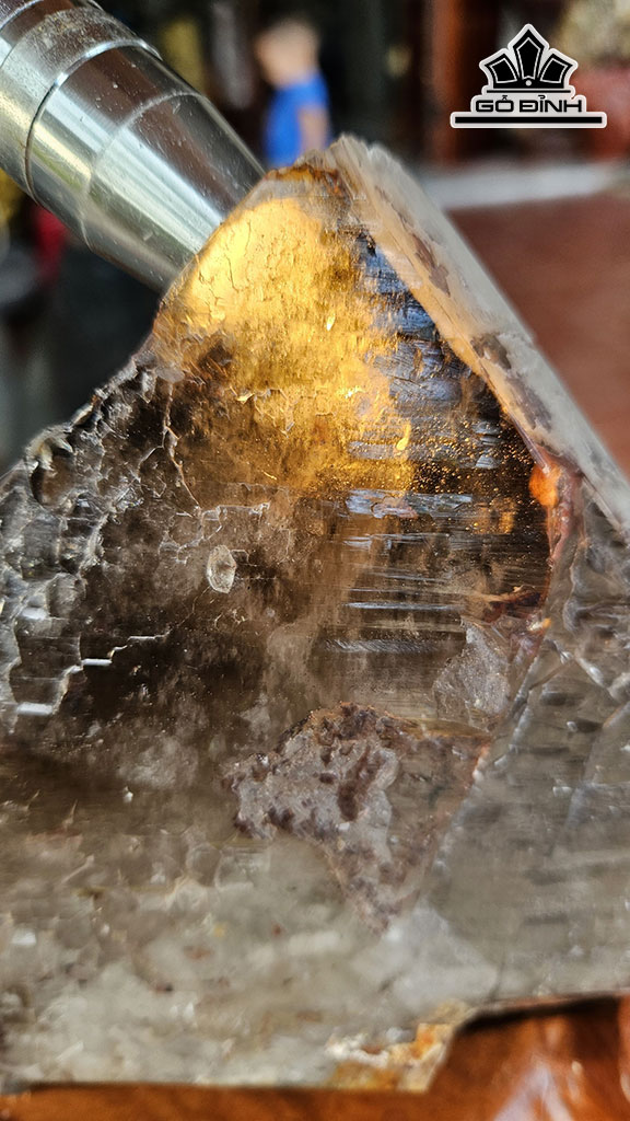 Tác Phẩm Đá Thạch Anh Khói ( Smoky Quartz ) Cao 38 Ngang 19 (cm) 7kg