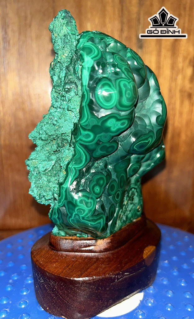 Tác Phẩm Đá Malachite Cao 17 (cm)1,08kg