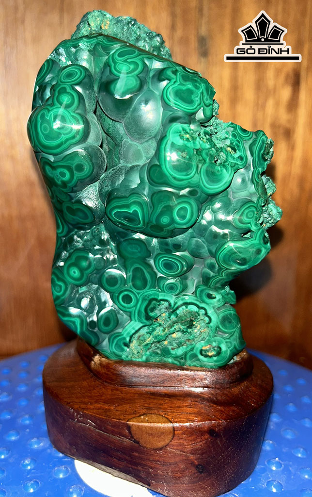 Tác Phẩm Đá Malachite Cao 17 (cm)1,08kg