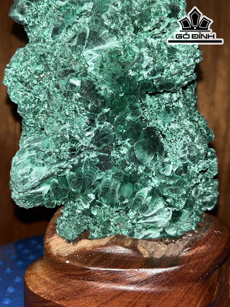 Tác Phẩm Đá Malachite Cao 20 Ngang 12 (cm)2,2kg