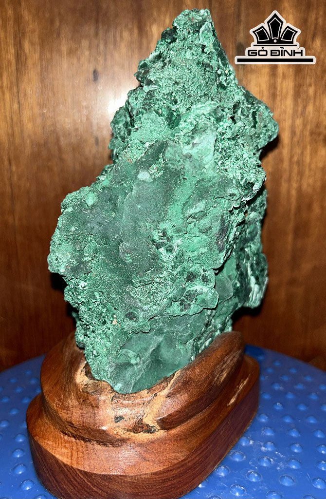 Tác Phẩm Đá Malachite Cao 20 Ngang 12 (cm)2,2kg