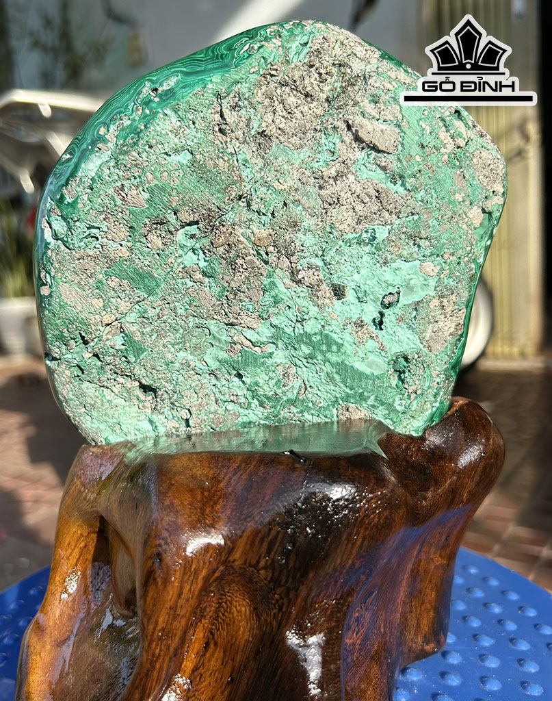 Tác Phẩm Đá Malachite Cao 21 Ngang 16 (cm)2,4kg