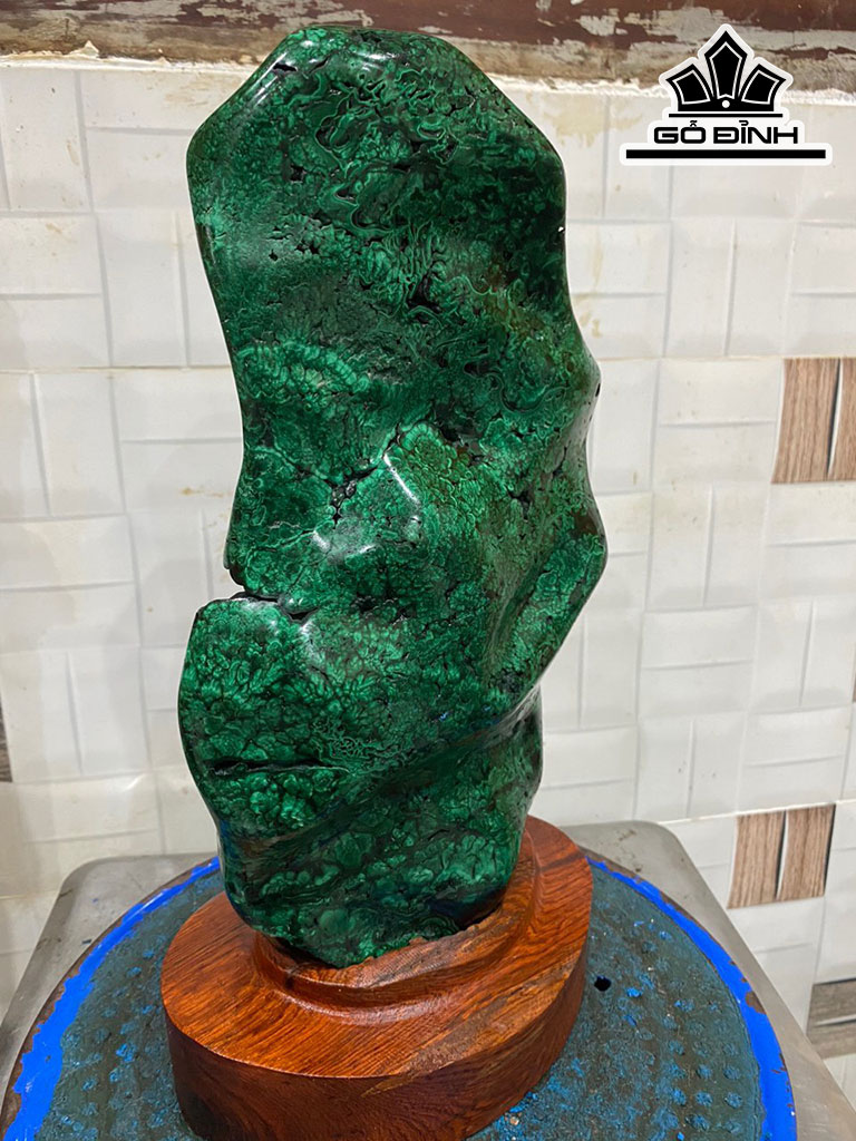 Tác Phẩm Đá Malachite Cao 33 (cm)5,7kg