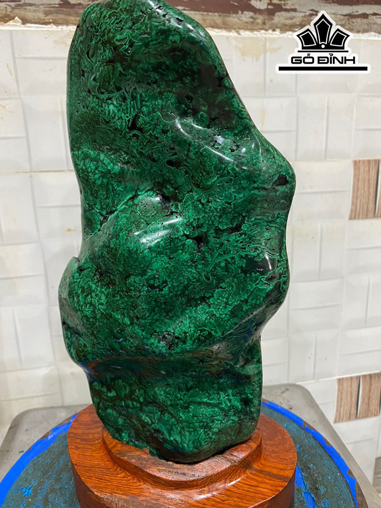 Tác Phẩm Đá Malachite Cao 33 (cm)5,7kg
