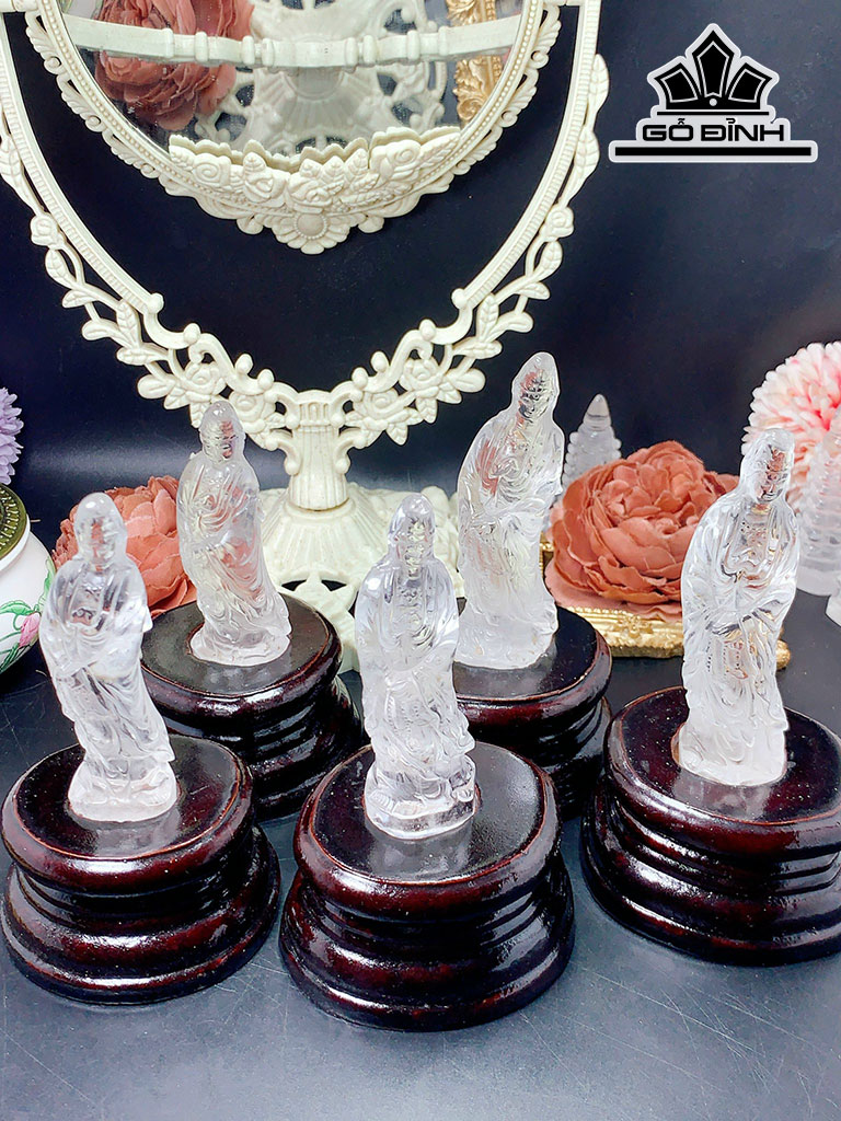 Tượng Quan Thế Âm Bồ Tát Đá Thạch Anh Trắng Cao 9,5 Ngang 3 (cm)