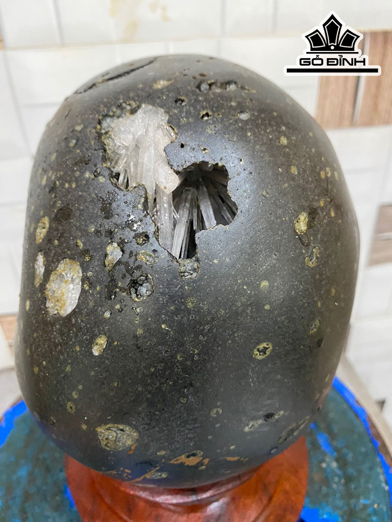 Tác Phẩm Đá Aragonit Cao 25 (cm) 7,2kg