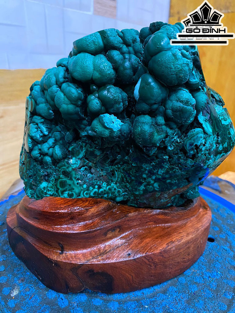 Tác Phẩm Đá Malachite Cao 17 Ngang 15 (cm) 3kg