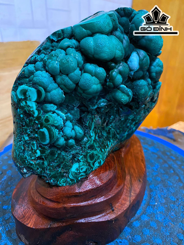 Tác Phẩm Đá Malachite Cao 17 Ngang 15 (cm) 3kg