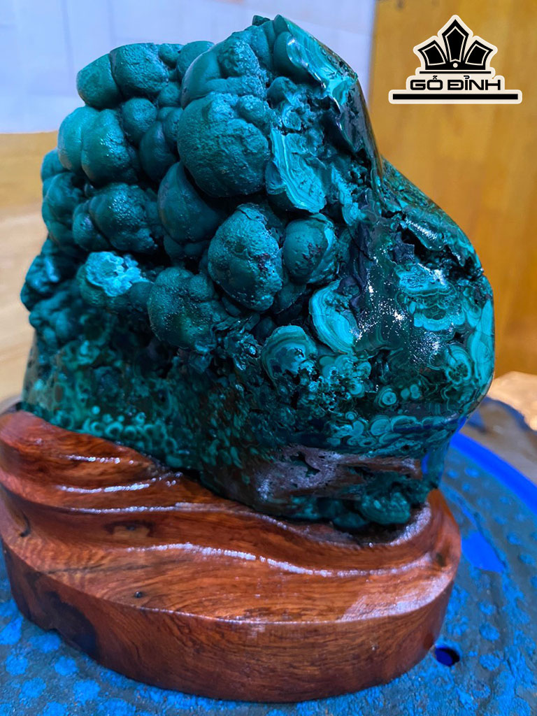 Tác Phẩm Đá Malachite Cao 17 Ngang 15 (cm) 3kg