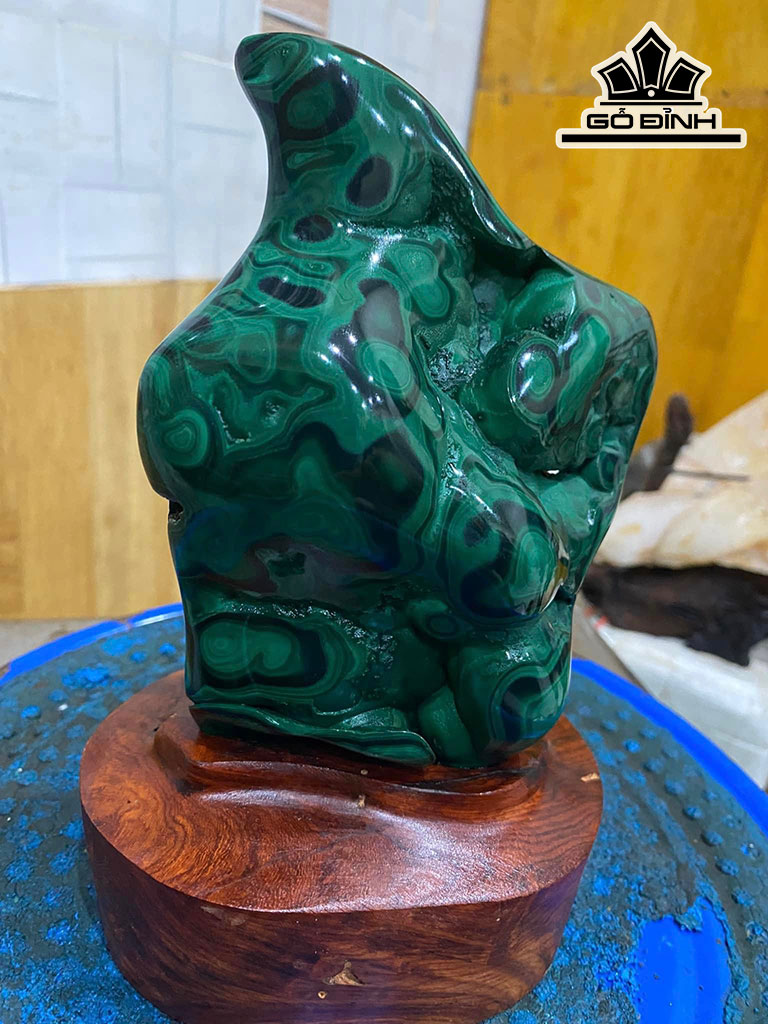 Tác Phẩm Đá Malachite Cao 20 (cm) 1,4kg