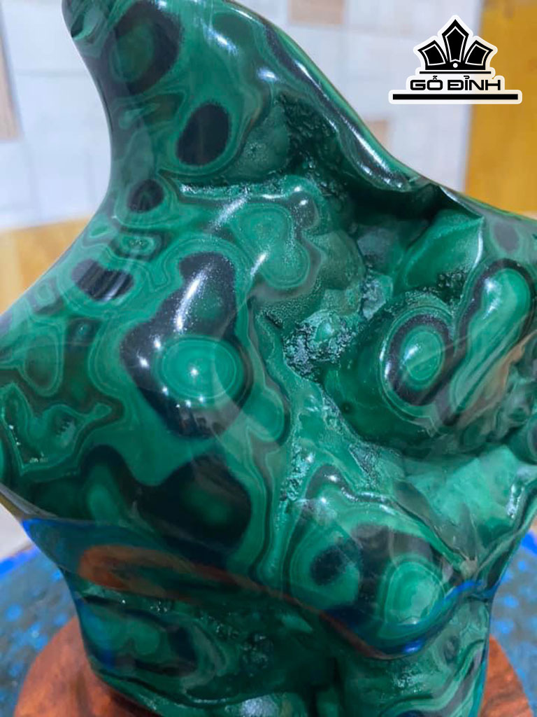 Tác Phẩm Đá Malachite Cao 20 (cm) 1,4kg