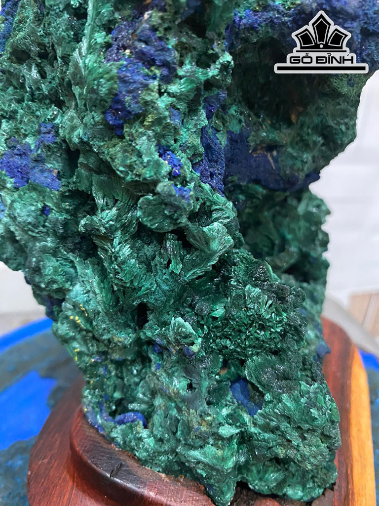 Tác Phẩm Đá Malachite Cao 22 (cm) 2,5kg