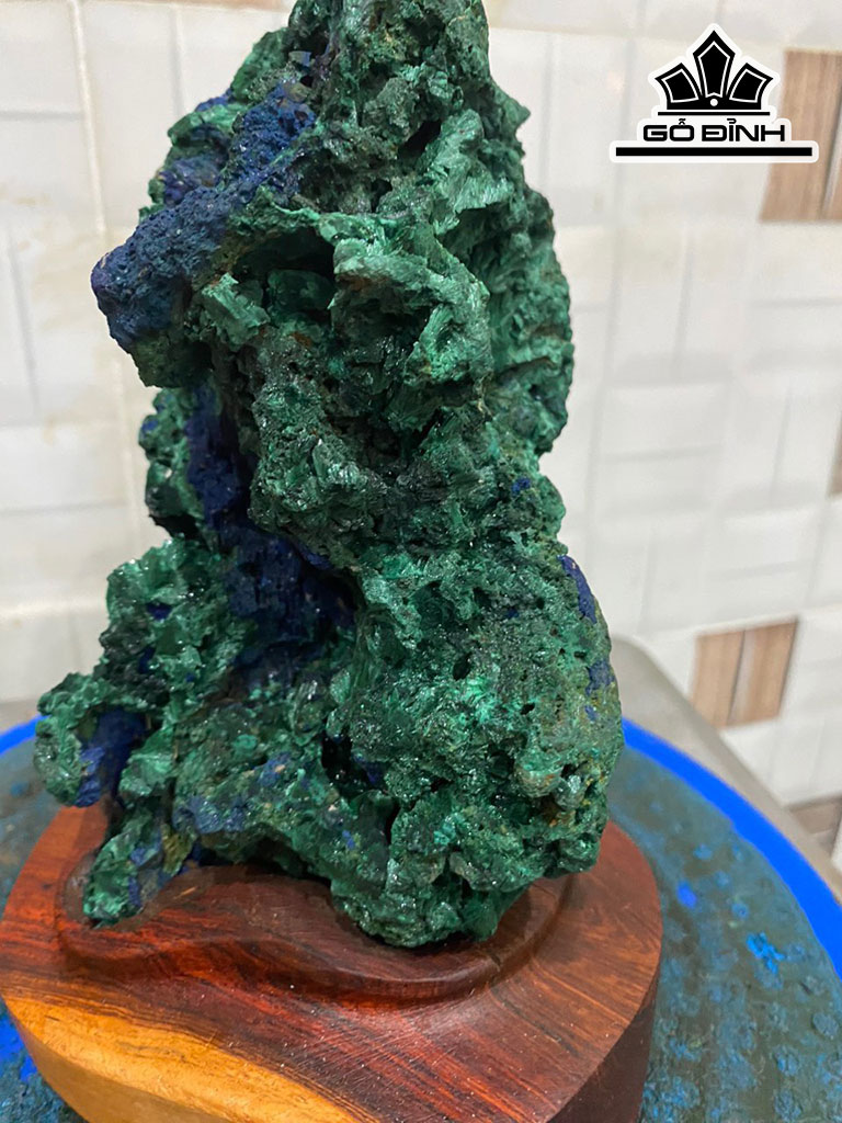 Tác Phẩm Đá Malachite Cao 22 (cm) 2,5kg