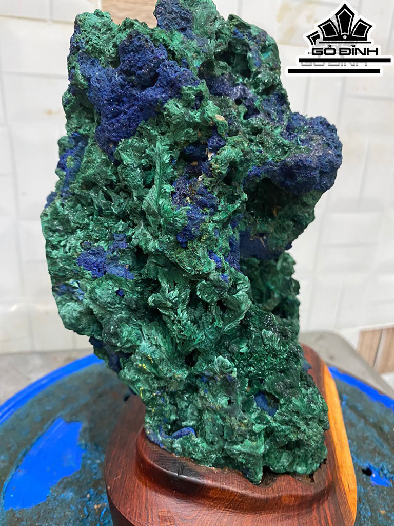 Tác Phẩm Đá Malachite Cao 22 (cm) 2,5kg