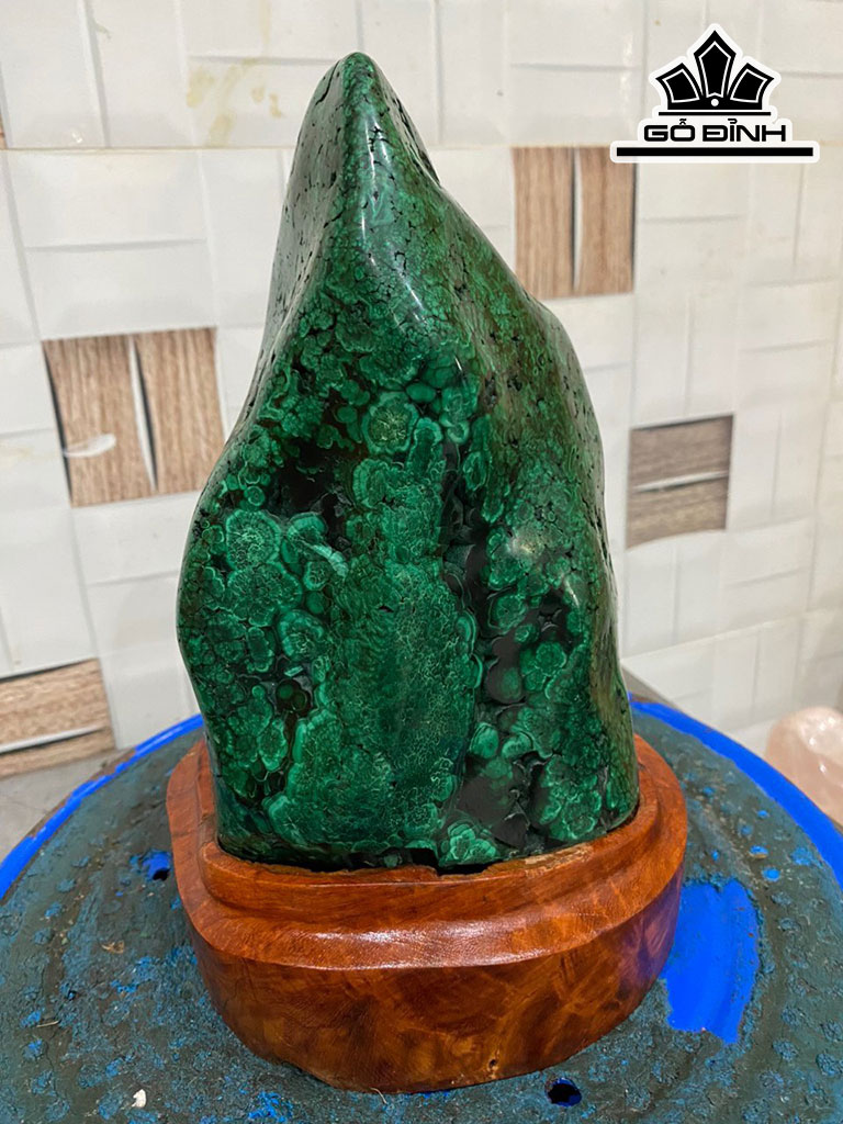 Tác Phẩm Đá Malachite Cao 23 (cm) 4,2kg