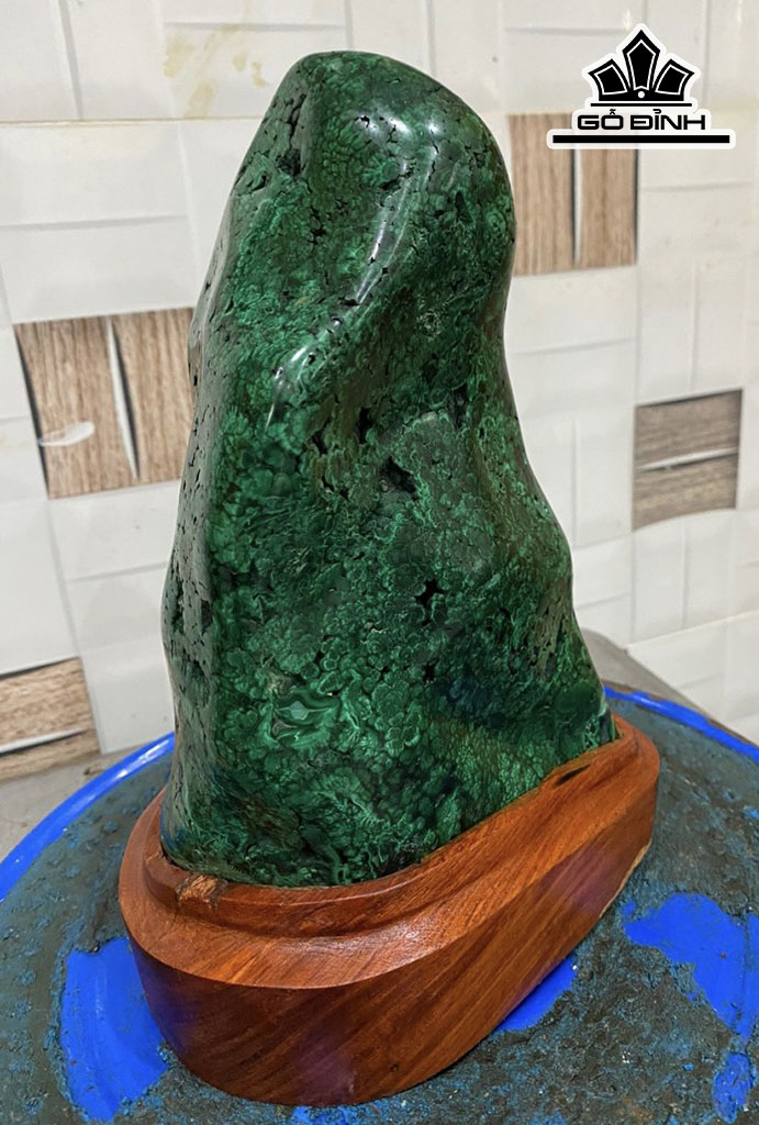 Tác Phẩm Đá Malachite Cao 23 (cm) 4,2kg