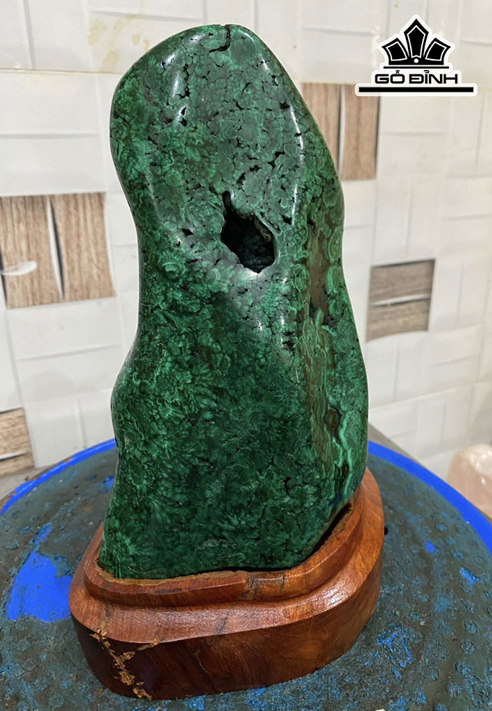 Tác Phẩm Đá Malachite Cao 23 (cm) 4,2kg