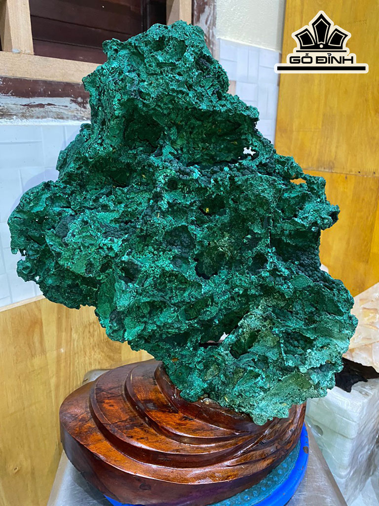Tác Phẩm Đá Malachite Cao 46 (cm) 16,5kg