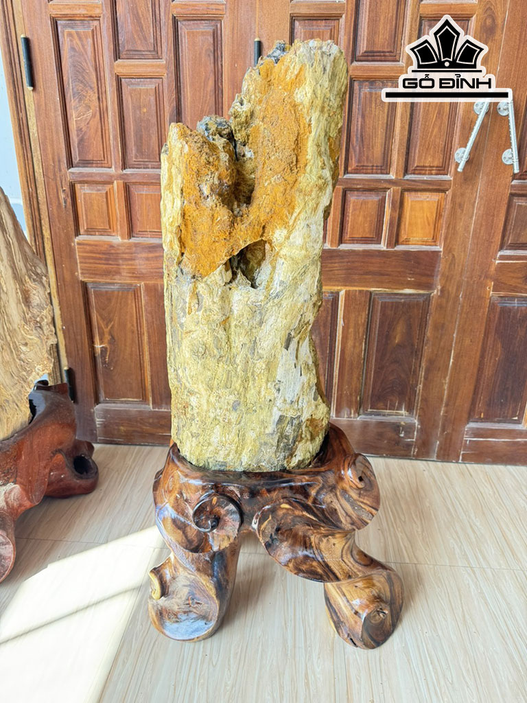 Tác phẩm Gỗ Hóa Thạch Cao 120 Ngang 30 (cm) 130kg