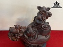 Gia Đình Tam Heo Gỗ Cẩm Việt Cao 46 Ngang 46 Sâu 21 (cm)