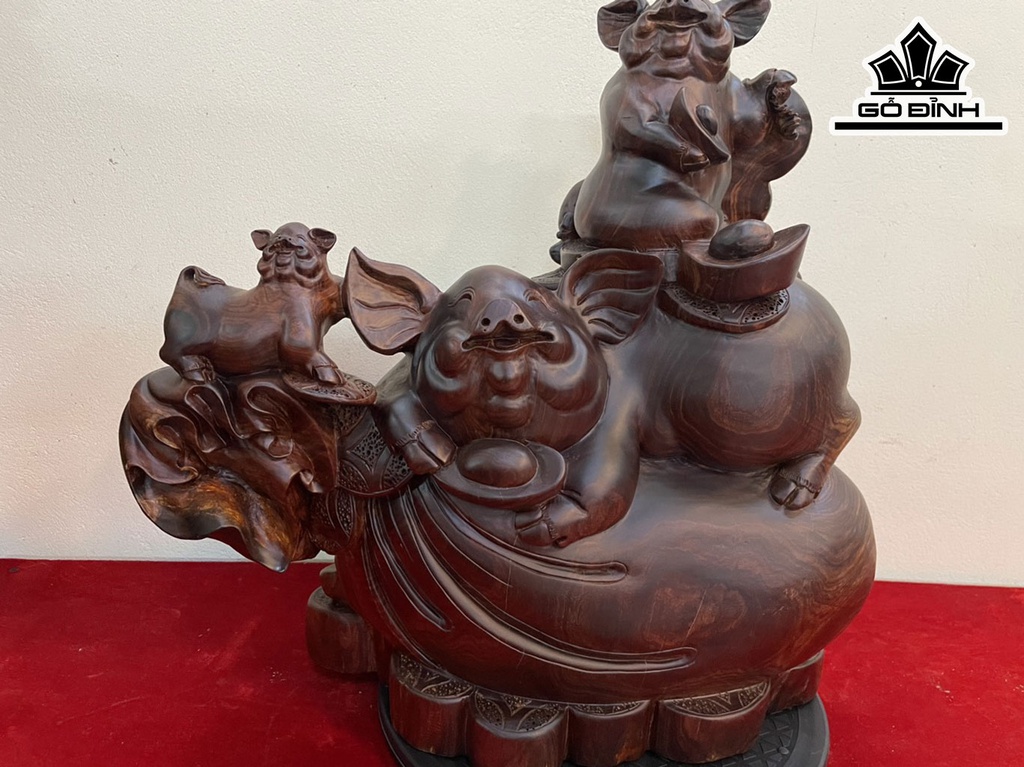 Gia Đình Tam Heo Gỗ Cẩm Việt Cao 46 Ngang 46 Sâu 21 (cm)