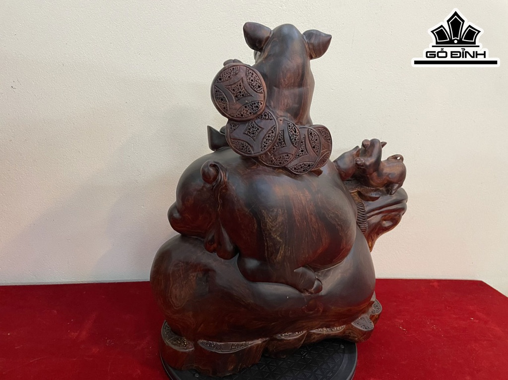 Gia Đình Tam Heo Gỗ Cẩm Việt Cao 46 Ngang 46 Sâu 21 (cm)