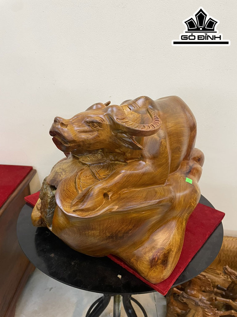 Tượng Trâu Gỗ Hương Cao 35 Ngang 52 Sâu 27 (cm)