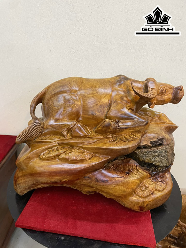 Tượng Trâu Gỗ Hương Cao 35 Ngang 52 Sâu 27 (cm)